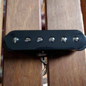 Alternative view of STRAT P-90